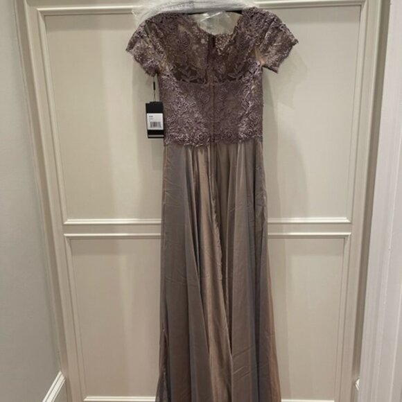 NWT La Femme 27098SC Chiffon Mother of the Bride Dress Cocoa in Size 0 - Picture 7 of 10